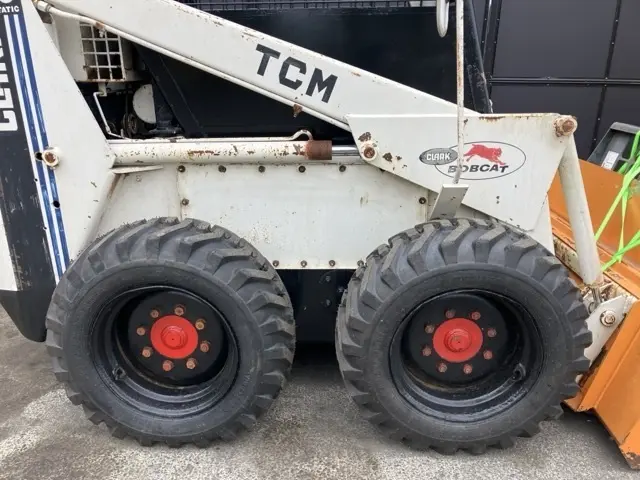 Xúc lật mini No.837 - 8