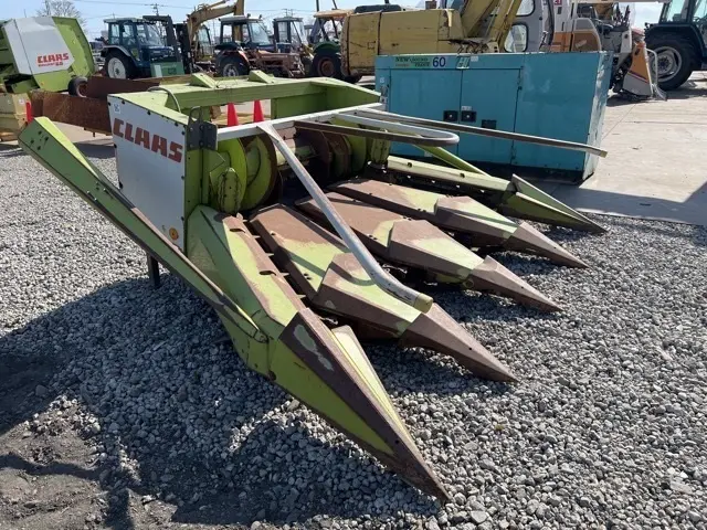 CORN HARVESTER A No.8117