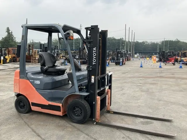 Xe nâng No.2022