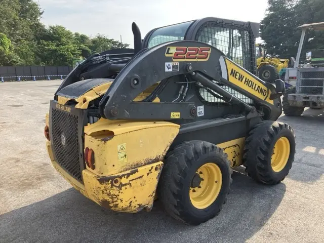 Xúc lật mini No.213 - 2