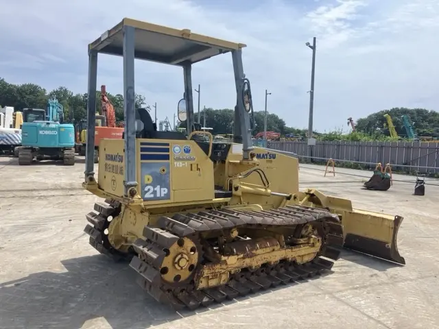 Xe ủi No.60 - 2