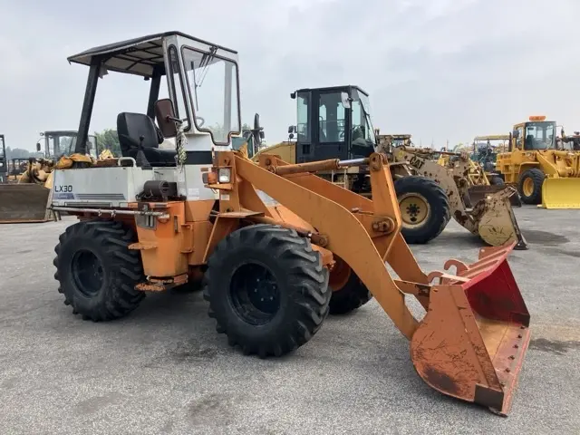 Xúc lật mini No.67