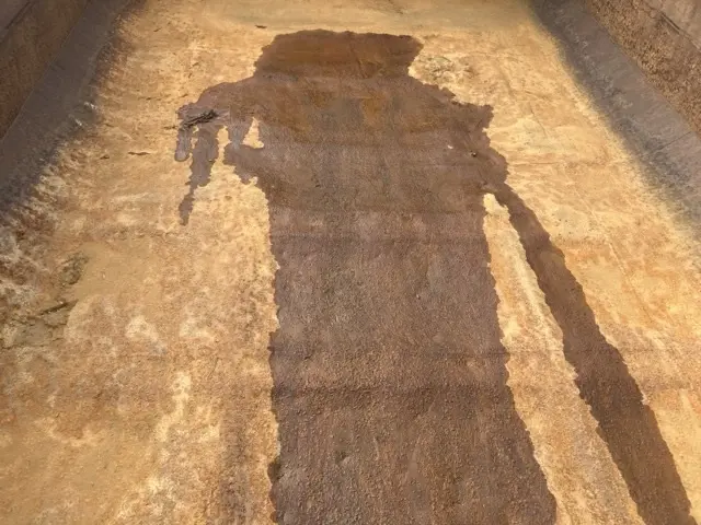 Xe ben xích No.10 - 22