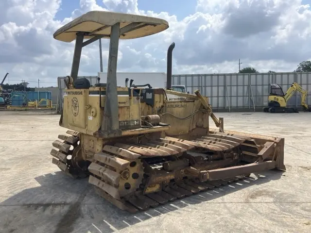 Xe ủi No.17 - 2