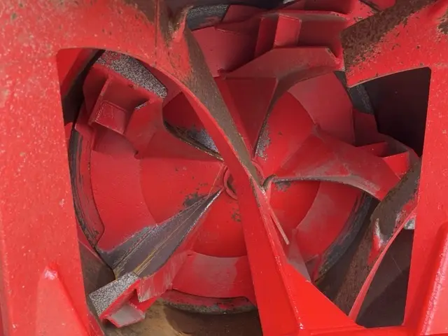 SNOW REMOVING MACHINE No.263 - 14