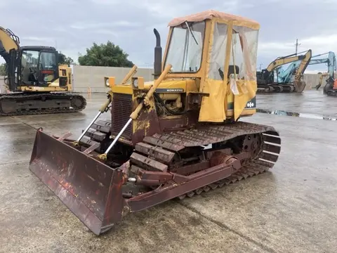 Xe ủi