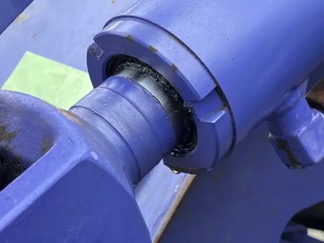 Xúc lật mini No.30 - 18