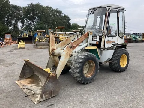 Xúc lật mini No.217