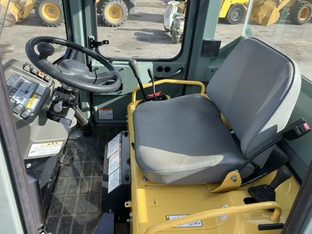 Xúc lật mini No.226 - 17
