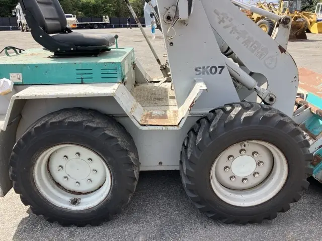 Xúc lật mini No.311 - 9