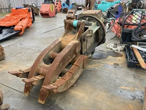 Càng kẹp thủy lực xoay