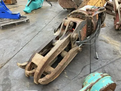 Càng kẹp thủy lực